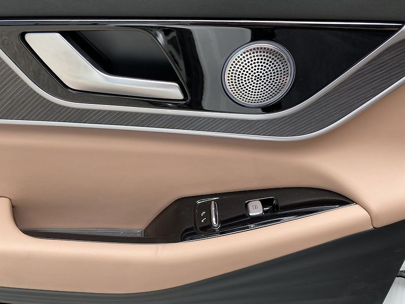 Chery Ostatní UNIQUE 1.5 TGDI PHEV - fotka 25 z 34