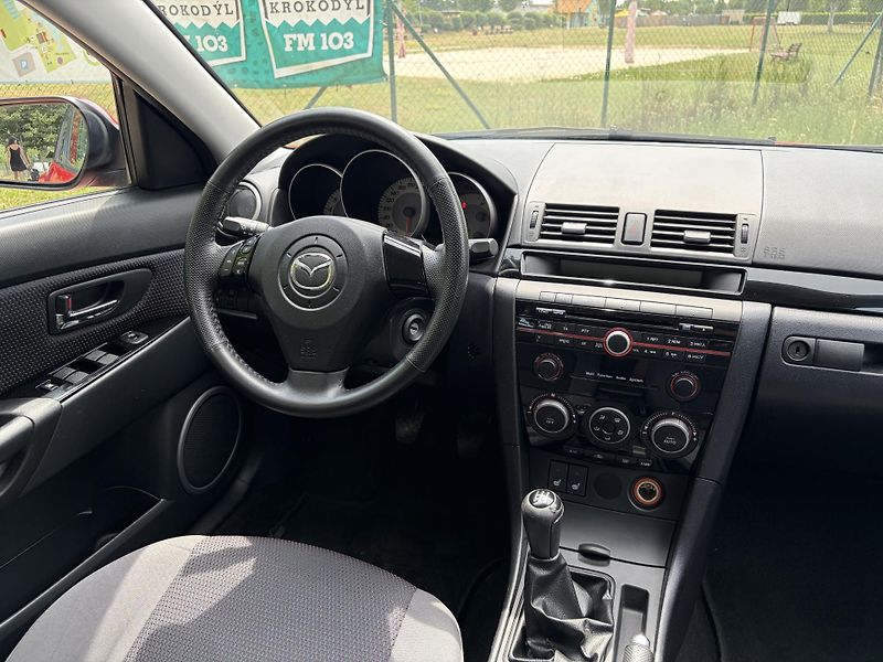 Mazda 3 1.6 Sport Active - fotka 22 z 25