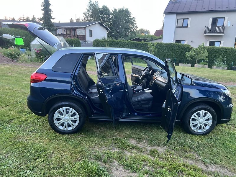 Suzuki Vitara 1,6 88KW,4x4,NAVI,PANORAMA - fotka 30 z 47