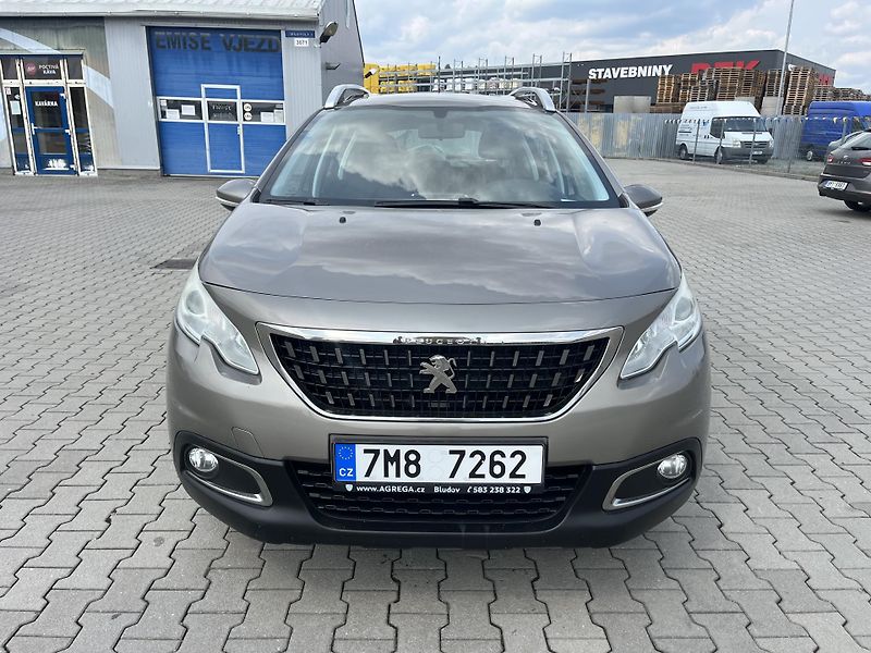 Peugeot 2008 (2016) 1.2 PURETECH - fotka 1 z 16