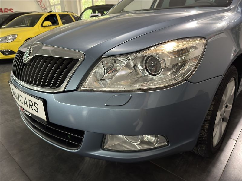 Škoda Octavia 1,4   TSI STYLE XENON SERVIS - fotka 29 z 35