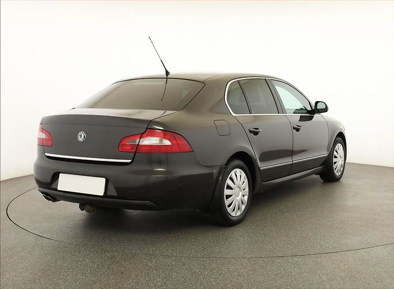 Škoda Superb (2008) 2.0 TDI, po STK, slušný stav - fotka 5 z 16