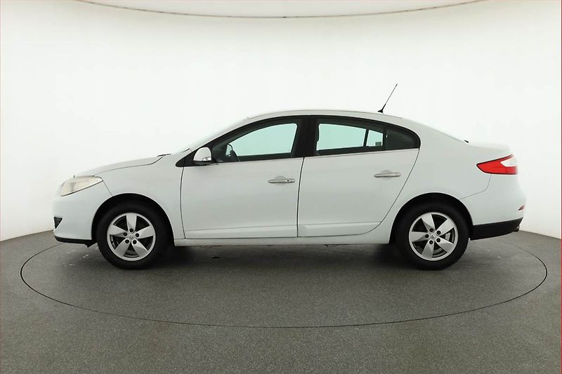 Renault Fluence (2011) 1.6 16V, nová STK, Tažné - fotka 3 z 15