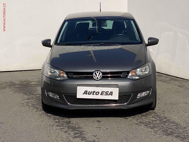 Volkswagen Polo (2013) 1.2 TSi, Life, výhřev sed - fotka 2 z 17