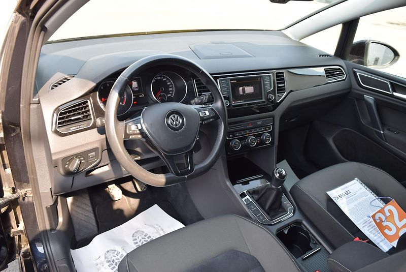 Volkswagen Golf Sportsvan (2015) 1.4TSI 92kw HGLBMT TAŽ KAM APP - fotka 20 z 50