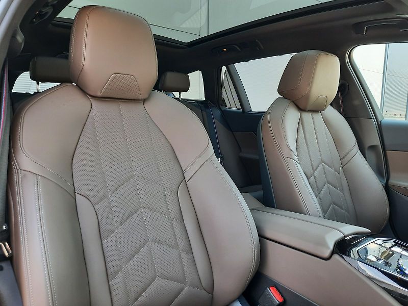 BMW Řada 5 540d xDrive Touring M Sport - fotka 17 z 17