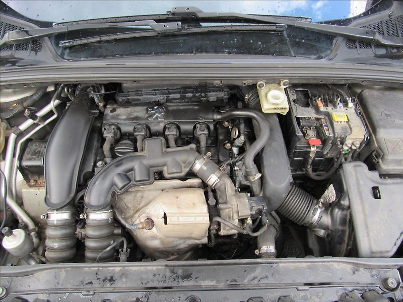 Peugeot 308 1,6 THP 110kW - fotka 26 z 28