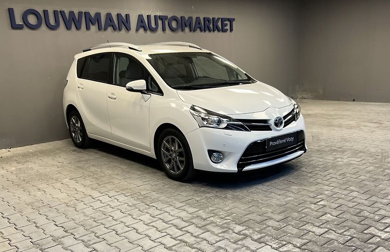Toyota Verso 2.2 AT STYLE D-CAT 7míst - fotka 14 z 17