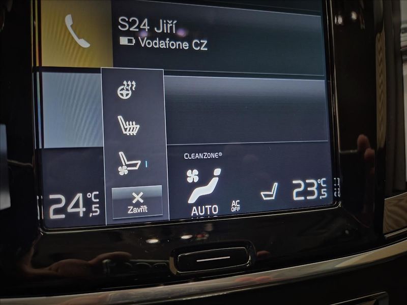 Volvo V90 CC D5 AWD Drive-E Pro POLESTAR - fotka 22 z 46