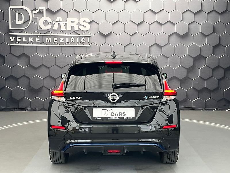 Nissan Leaf N-Connecta, 110 kW, 40kWh - fotka 3 z 72