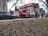 Přerovští hasiči vyprošťovali v sobotu auto z rybníka. Kuriózní nehoda bavila internet.