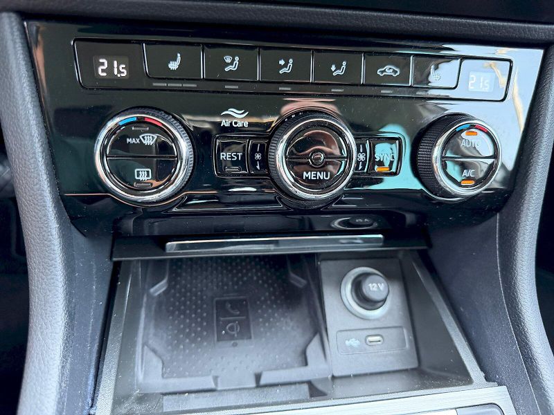 Škoda Superb (2023) 2.0TDI 110kW DSG Style - fotka 27 z 35
