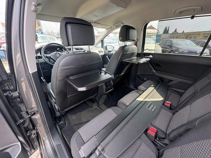 Volkswagen Touran (2016) 7X 2,0 TDI 110 KW 2 MAJ TAŽNÉ - fotka 34 z 50