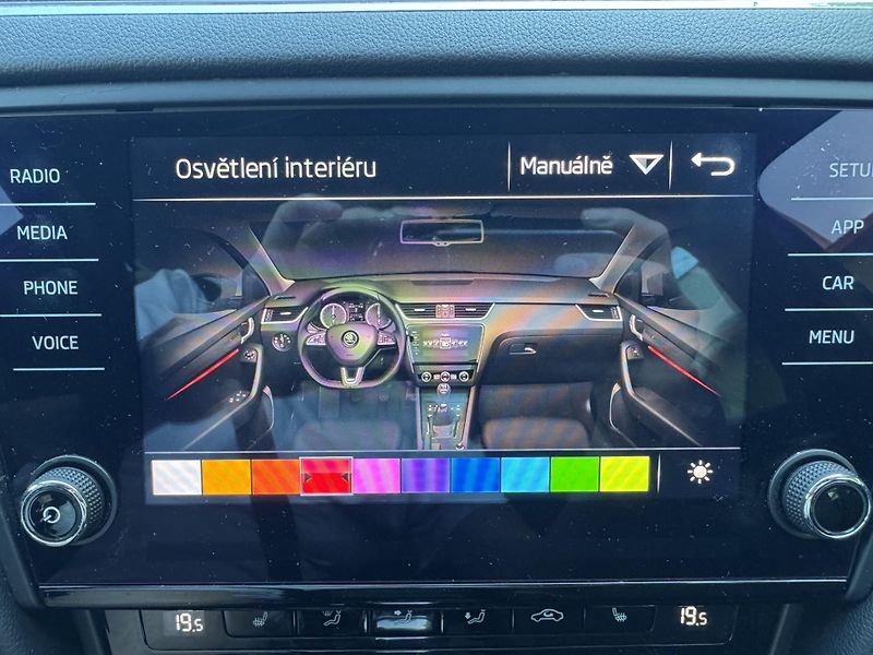 Škoda Octavia (2020) RS 2.0TSI 180kW DSG ACC LED ČR - fotka 23 z 29