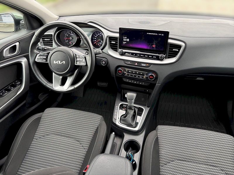 Kia Ceed (2025) 1.5 T-GDi TOP 7DCT - fotka 17 z 30