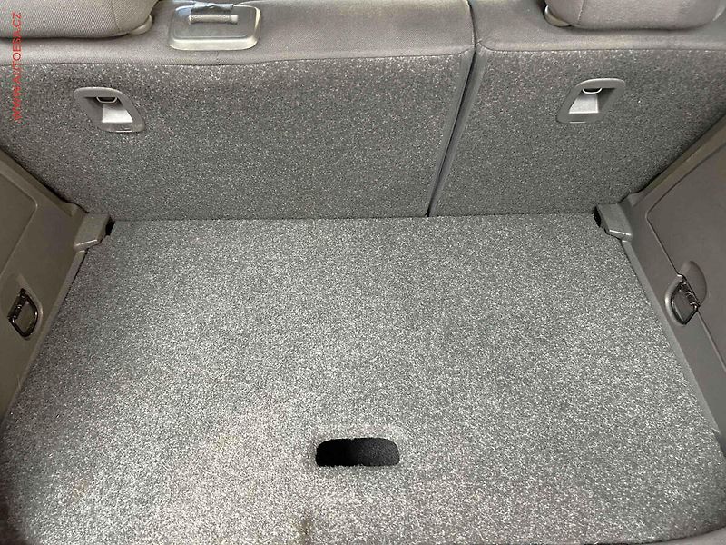 Opel Corsa (2007) 1.2i, 1.maj, Tempomat - fotka 7 z 14