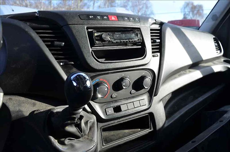 Iveco Ostatní (2018) 35S12 2,3 D - fotka 18 z 23