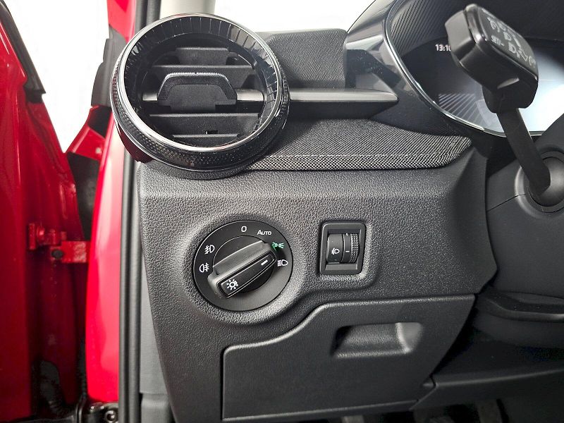 Škoda Fabia (2025) 1.0TSI 70KW TOP SELECTION TAŽN - fotka 13 z 30
