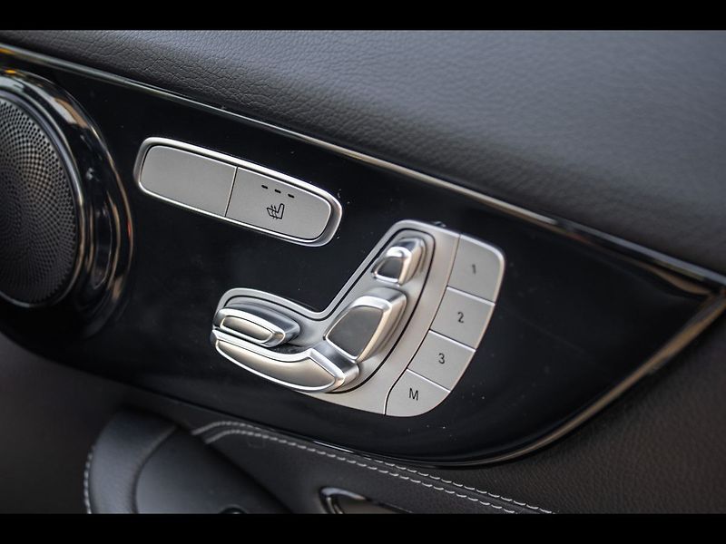 Mercedes-Benz Třídy C 4MATIC 2016 - fotka 25 z 30