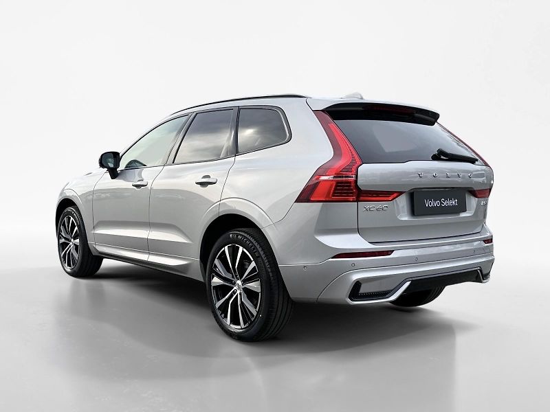 Volvo XC60 B5 AWD PLUS DARK /ventil. sed. - fotka 4 z 48