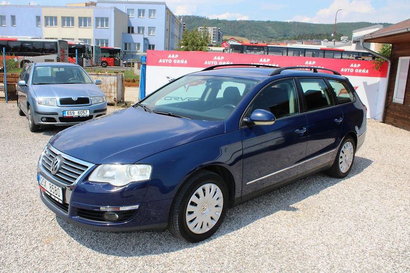 Volkswagen Passat (2008) 1.9 TDI KLIMATIZACE VÝHŘEV  - fotka 3 z 19