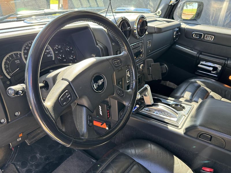 Hummer H2 (2005) Luxury výbava, Bose, Tan - fotka 18 z 22
