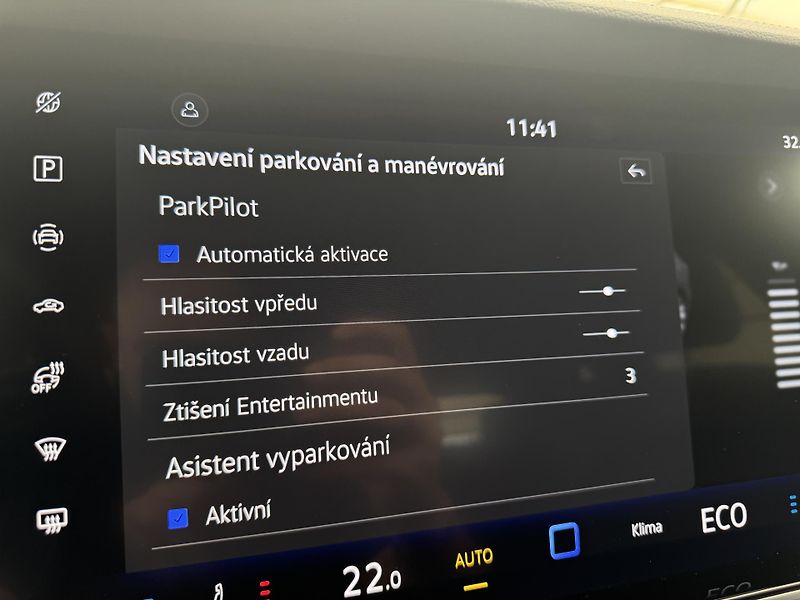 Volkswagen Touareg 3.0Tdi*1-MAJ*DPH*R-LINE*HUD* - fotka 37 z 47