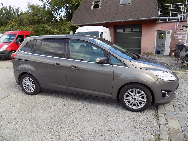 Ford Grand C-MAX 2,2 TDCI 103 KW AUTO/AC, TEMP - fotka 7 z 45