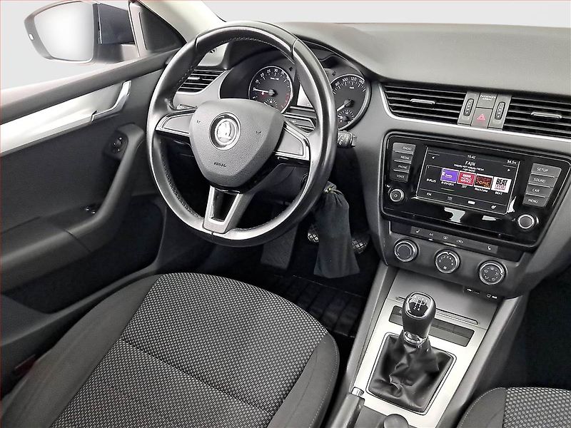 Škoda Octavia (2016) Ambition 1.6 TDI, ČR,1.maj - fotka 7 z 15