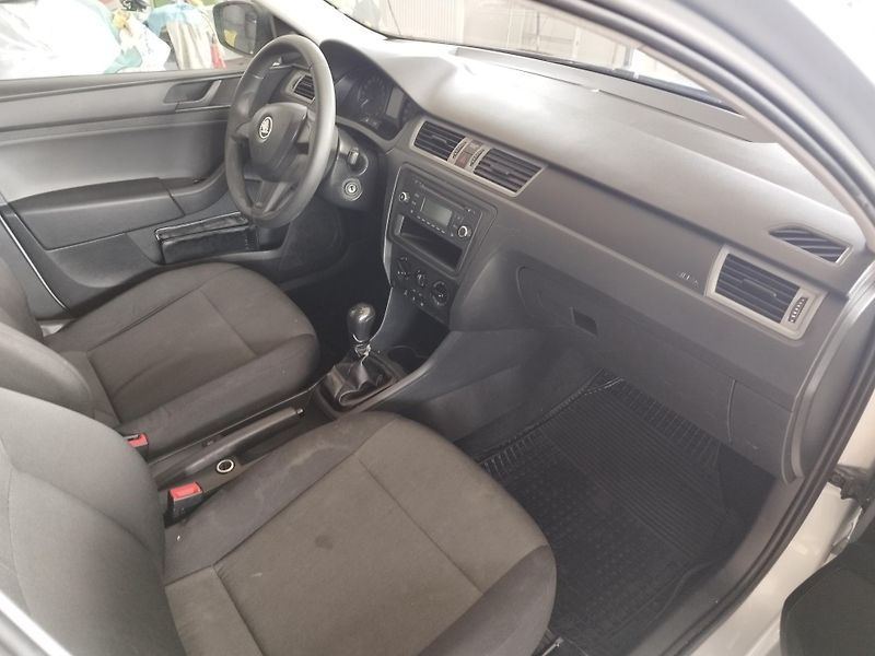 Škoda Rapid (2015) 1,6TDI,66KW,KLIMA,NOV.ROZVODY - fotka 13 z 29