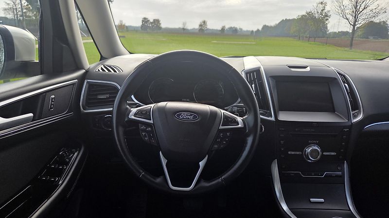 Ford Galaxy (2023) 2.0 EcoBl 110kW AT TITAN DPH - fotka 19 z 36