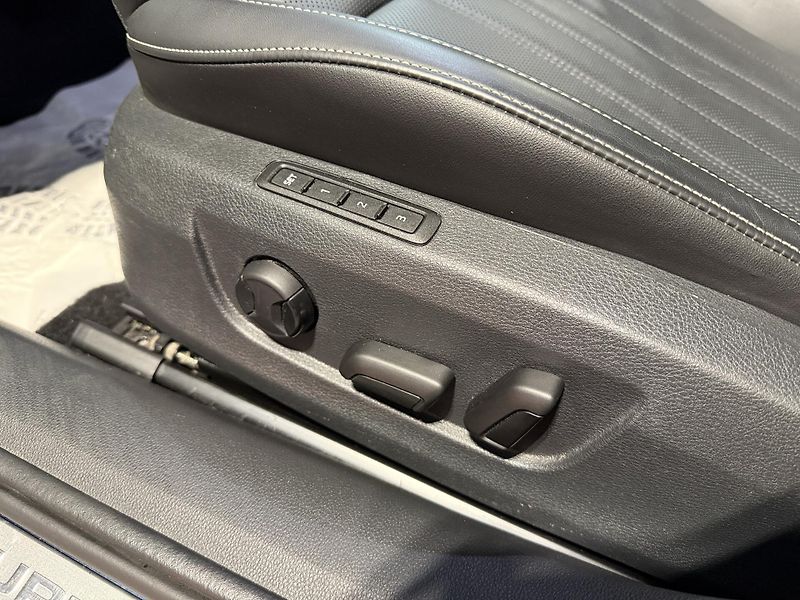 Škoda Superb 2.0 TDI 110kW L&K Combi DSG - fotka 11 z 15