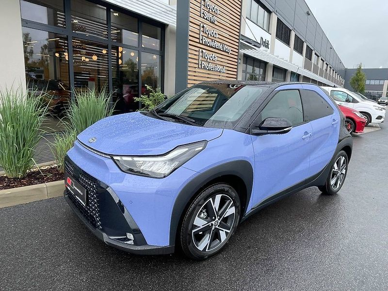 Toyota Aygo 1.5 Hybrid automat Style - fotka 2 z 27