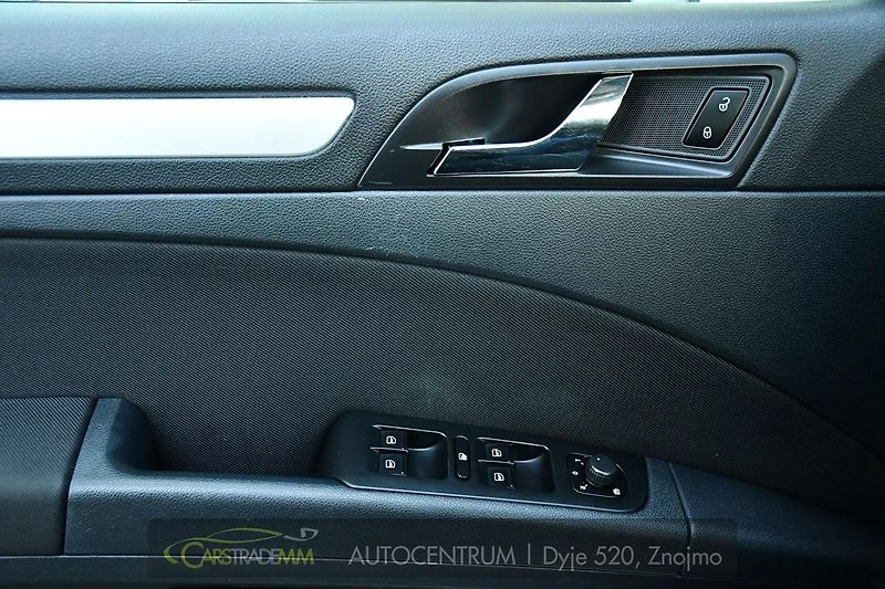 Škoda Superb 2,0TDi TAŽNÉ 2xKOLA - fotka 30 z 49