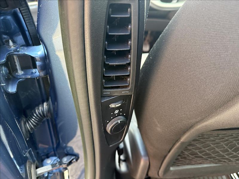 Citroën Grand C4 Picasso 1,6 HDi 7Míst ČR 1Majitel - fotka 25 z 31