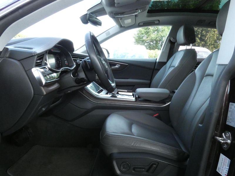 Audi Q8 50 TDI Quattro - fotka 19 z 30