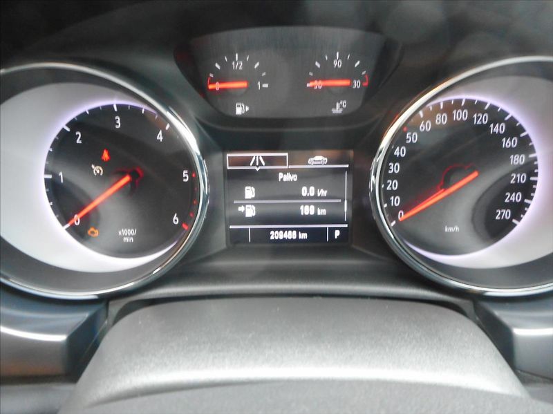 Opel Astra 1,6 CDTi SPORT TOURER - fotka 13 z 28