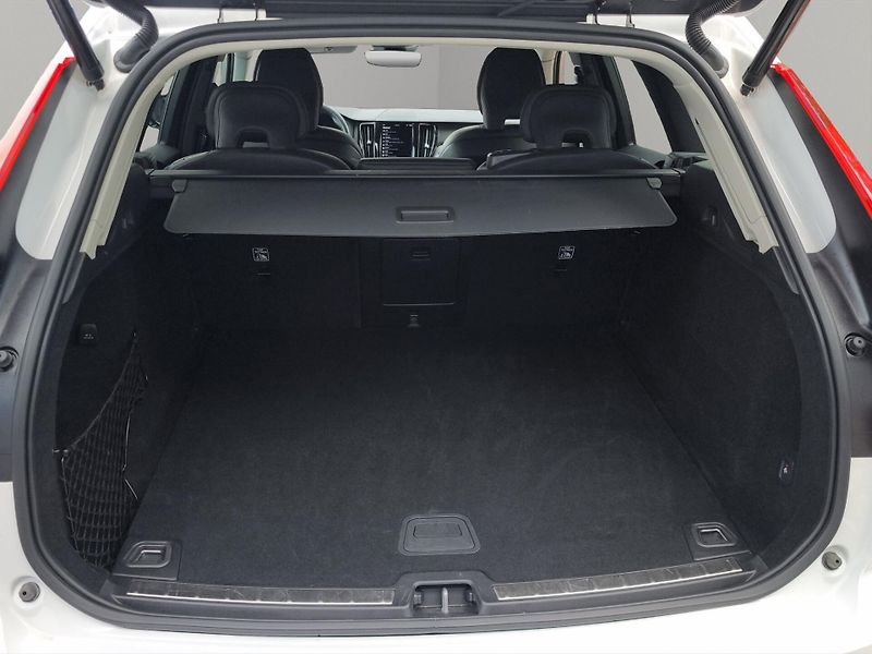 Volvo EX60 (2023) B5 AWD 2.0 MHEV 184kW, ČR, 1 M - fotka 25 z 28