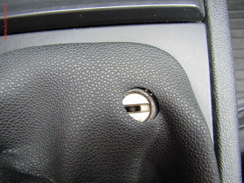Škoda Fabia (2005) 1.2 HTP, ČR - fotka 14 z 15