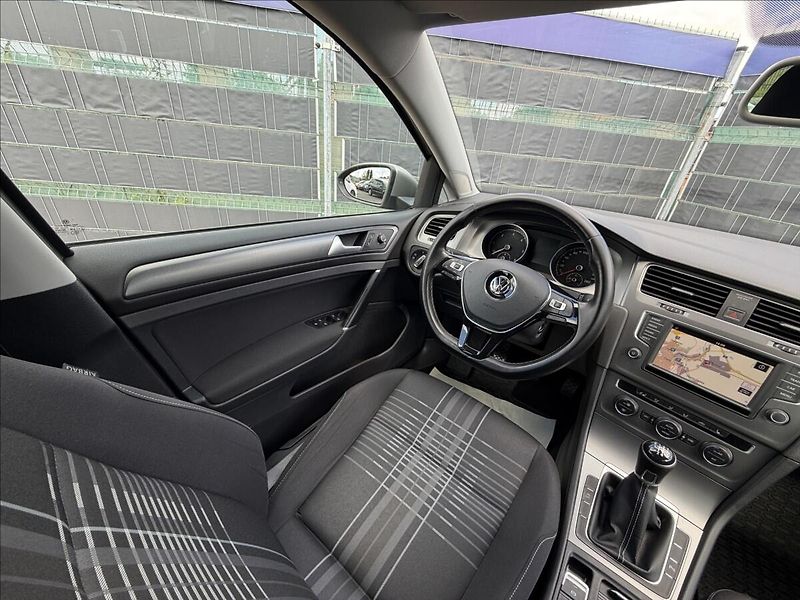 Volkswagen Golf Variant VII 1.6 TDI Lounge - fotka 9 z 16