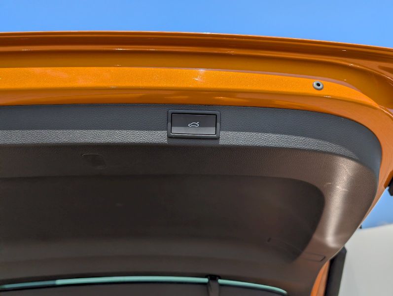 Škoda Karoq (2025) 1,5 TSI / 110 kW Top Selection - fotka 26 z 30