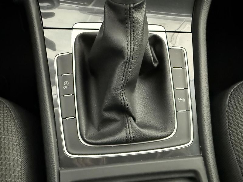 Volkswagen Golf 2,0   TDI 110kW,Comfortline - fotka 25 z 31