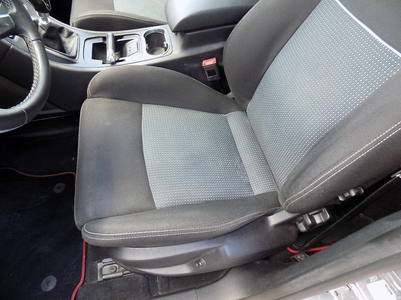 Ford S-MAX 2,0 TDCI 103 KW VÝHŘEV, TAŽNÉ - fotka 21 z 41