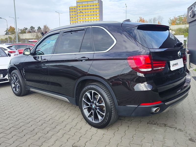 BMW X5 30d/190kW xDrive AT - fotka 7 z 38
