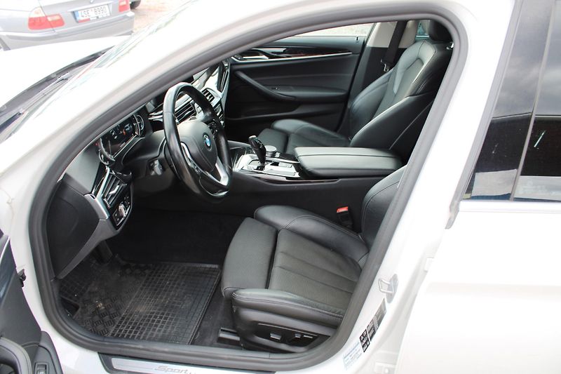 BMW Řada 5 (2019) 520d SPORT X-DRIVE LED KŮŽE - fotka 9 z 18