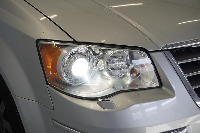 Chrysler Grand Voyager 3,8I LIMITED AUT. - fotka 10 z 30