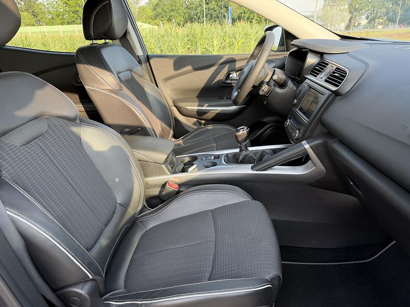 Renault Kadjar 1.6 TCE ENERGY BOSE TAŽNÉ - fotka 42 z 52