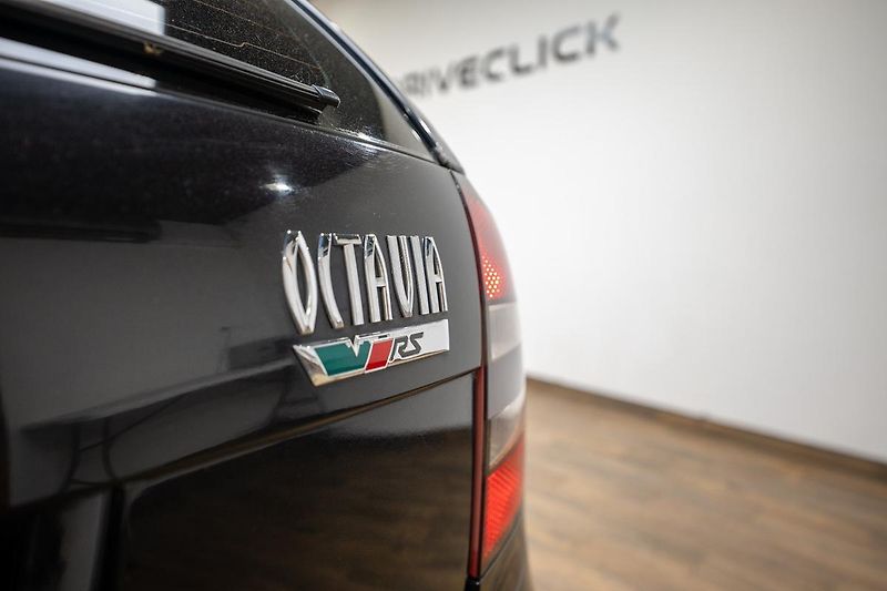 Škoda Octavia 2.0 TDI RS 125 kW - fotka 27 z 32