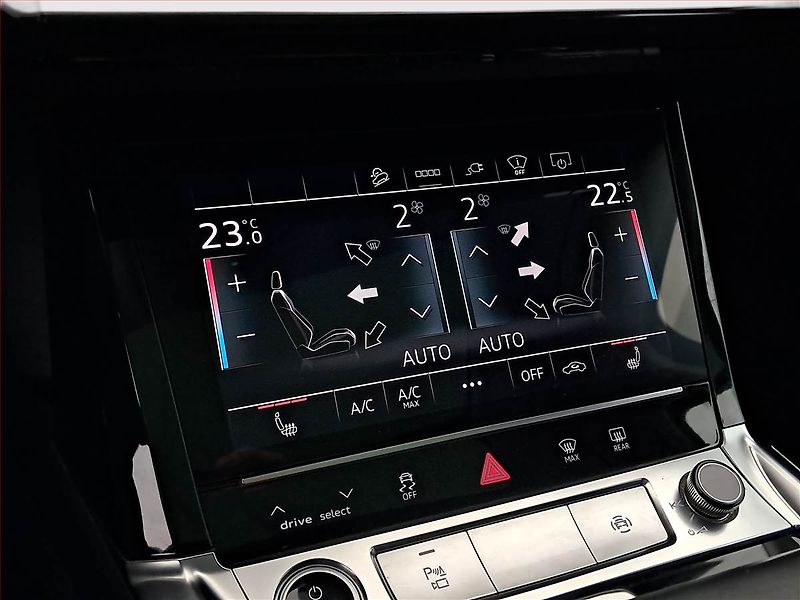 Audi e-tron (2021) S-Line 50 quattro - fotka 21 z 26