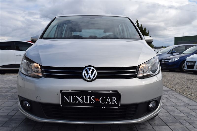 Volkswagen Touran 1,4 i 103KW AUTOMAT TAŽNÉ NAVI - fotka 2 z 44